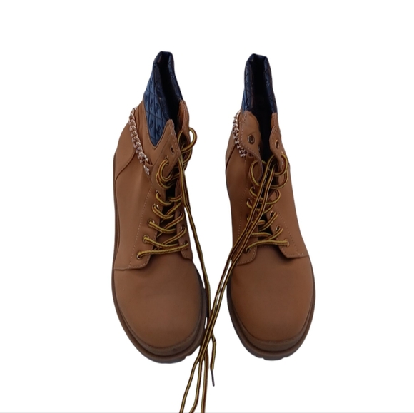 JUICY COLTURE WOMEN'S QUESTION QUILTED CHAIN ANKLE BOOTS WHEAT/ BROWN SIZE 10 - Picture 1 of 7